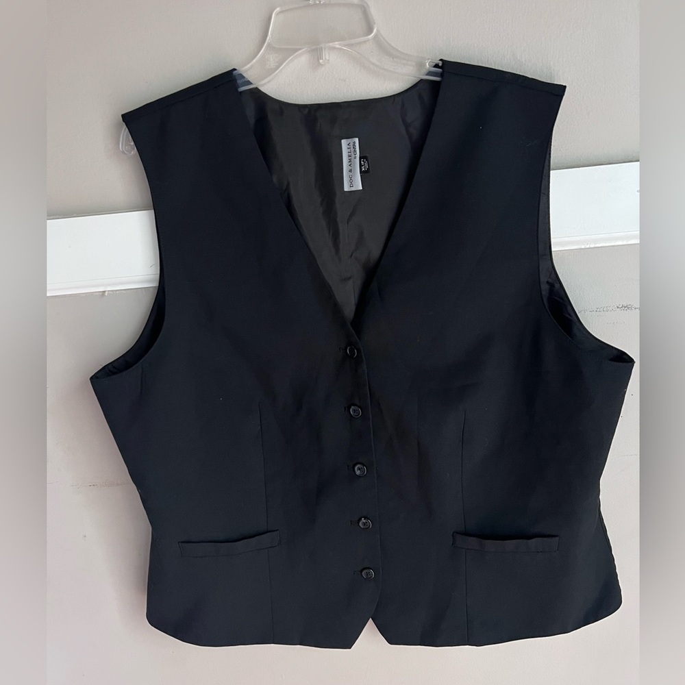 Doc & Amelia Black Vest Size XL